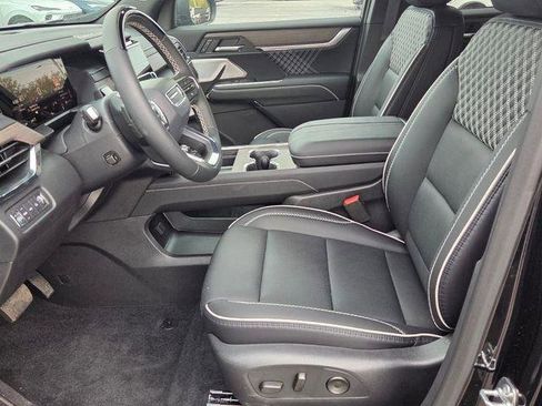 Used 2025 GMC Acadia Denali w/ Super Cruise Package image 9