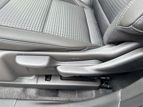 New 2026 Chevrolet Trax LT w/ Sunroof Package image 14