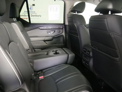 Used 2023 Honda Pilot Elite image 9