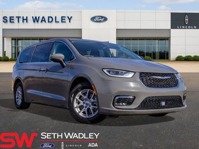 Used 2023 Chrysler Pacifica Touring-L