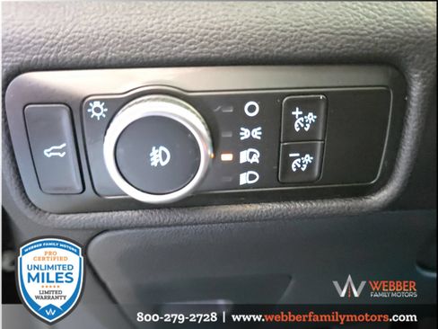 Used 2024 Ford Explorer XLT w/ Equipment Group 202A AWD/4WD image 20