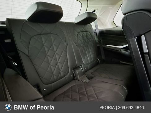 Used 2024 BMW X7 xDrive40i w/ Premium Package image 29
