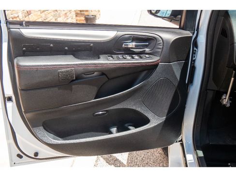 Used 2015 Dodge Grand Caravan R/T w/ Safety Sphere Group FWD image 10