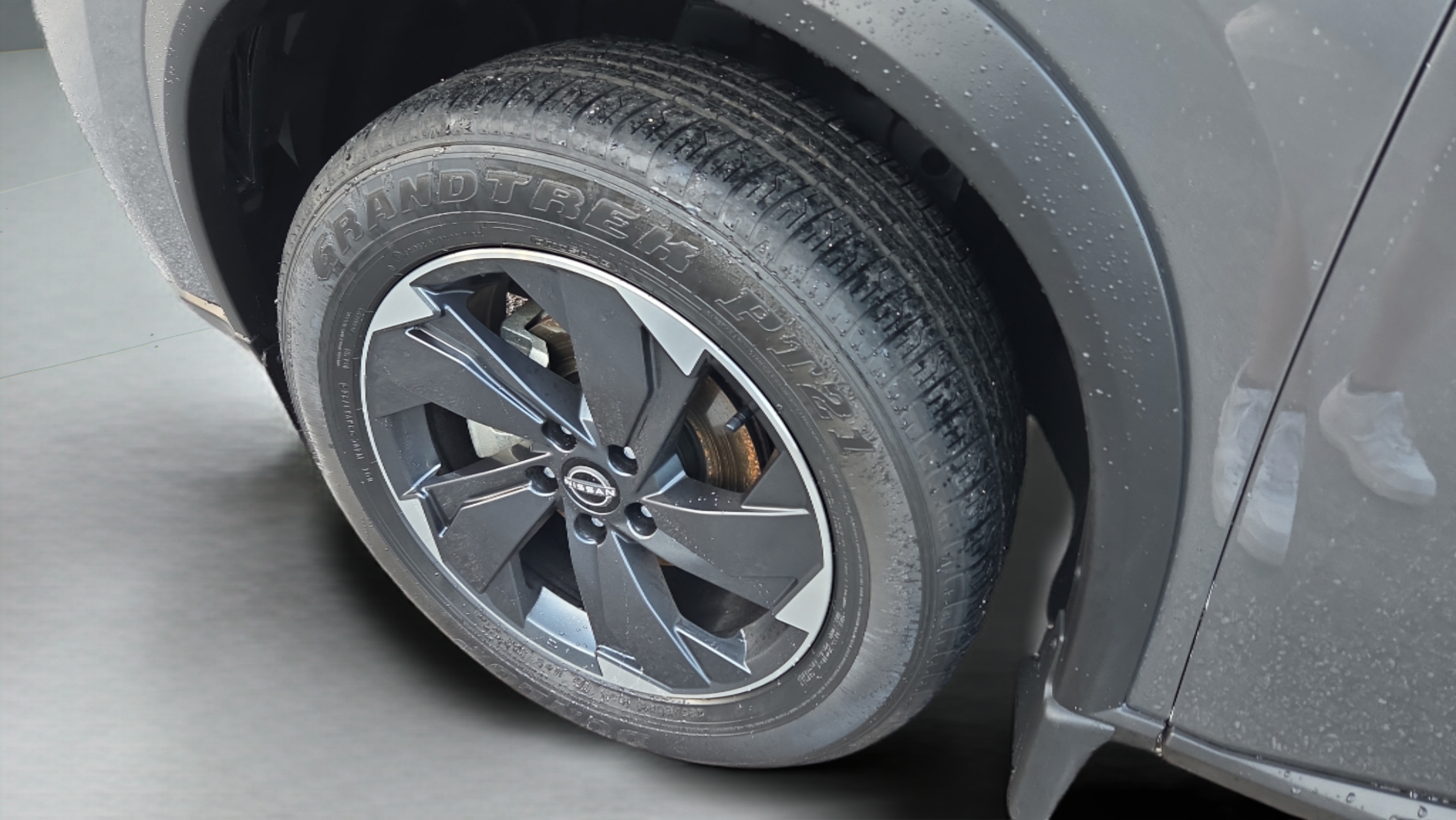 Used 2024 Nissan Rogue SV FWD image 27