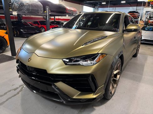 Used 2024 Lamborghini Urus Performante image 11