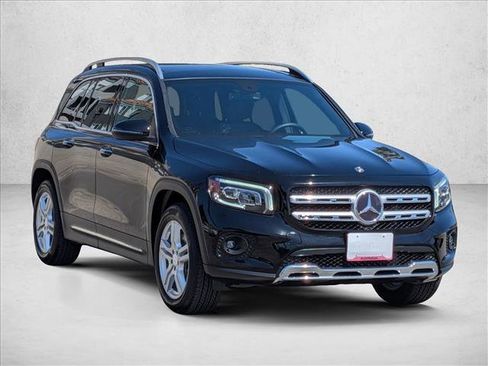 Used 2020 Mercedes-Benz GLB 250 4MATIC image 3