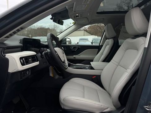New 2026 Lincoln Aviator Reserve image 16
