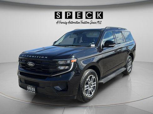 Certified 2025 Ford Expedition Active AWD/4WD image 1