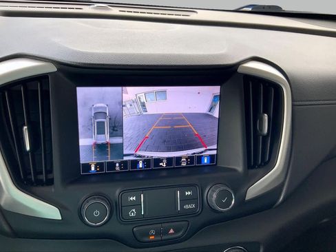 Used 2023 GMC Terrain SLT w/ Tech Package FWD image 29