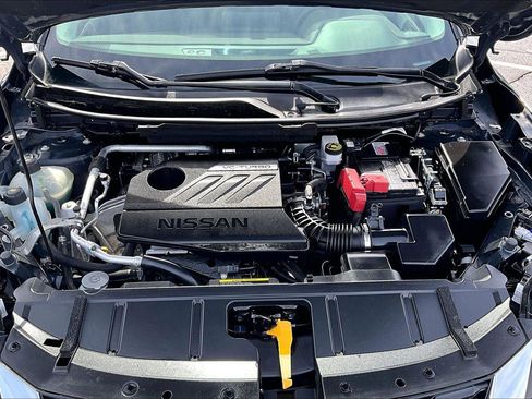 Used 2023 Nissan Rogue S image 10