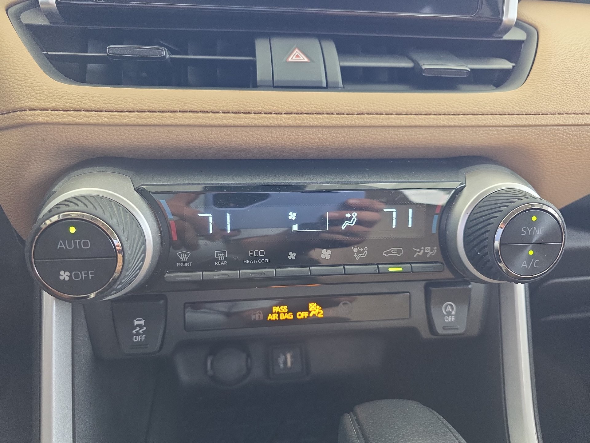 Used 2023 Toyota RAV4 XLE w/ Convenience Package FWD image 24