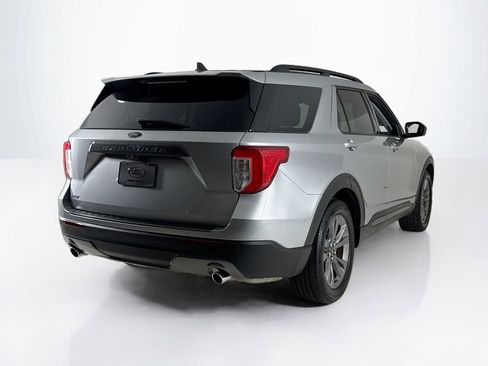 Used 2021 Ford Explorer XLT w/ Equipment Group 202A image 5