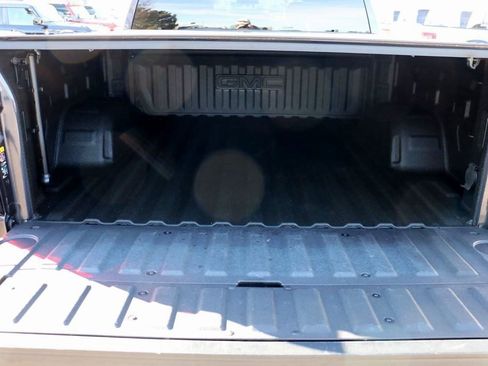 Used 2024 GMC Sierra 1500 Elevation image 9