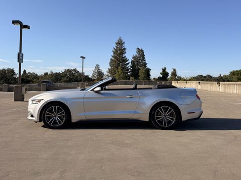 Used 2017 Ford Mustang Premium RWD image 10