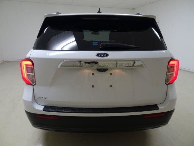 Used 2021 Ford Explorer XLT RWD image 5