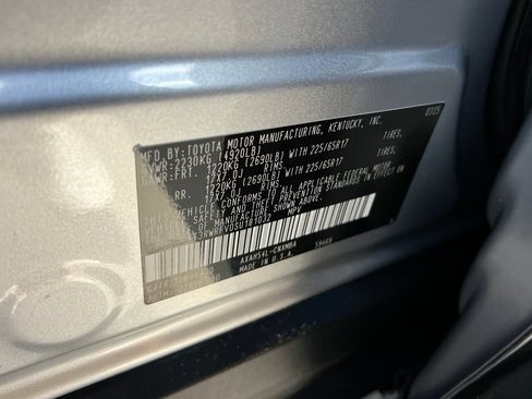Used 2025 Toyota RAV4 XLE AWD/4WD image 27