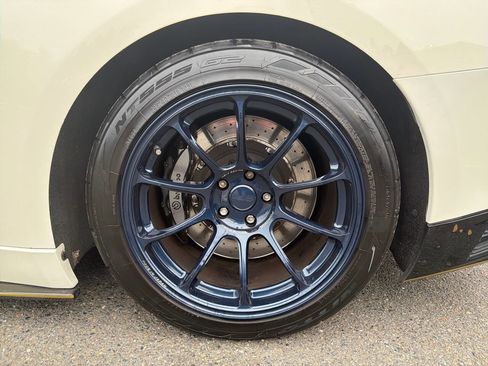 Used 2013 Nissan GT-R Premium image 5