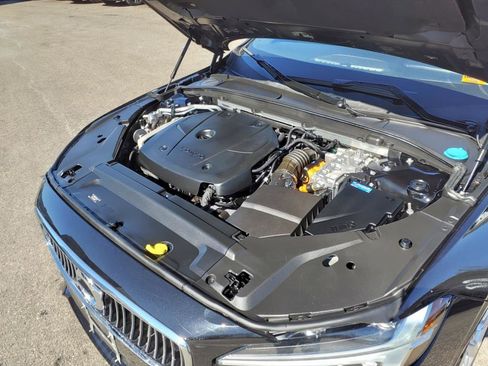 Used 2019 Volvo S90 T8 Inscription image 8