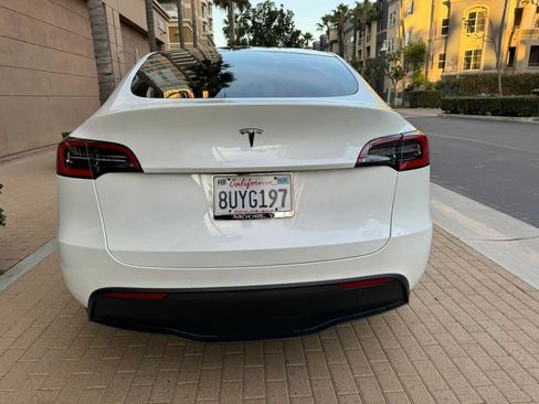 Used 2024 Tesla Model Y Long Range AWD/4WD image 6