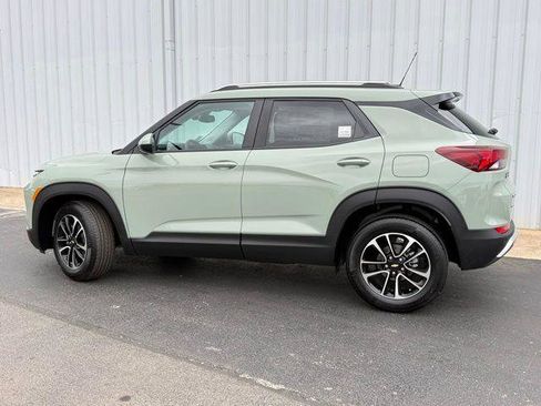 New 2026 Chevrolet TrailBlazer LT FWD image 2