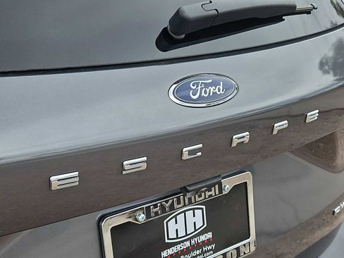Used 2022 Ford Escape Titanium w/ Class II Trailer Tow Package AWD/4WD image 12
