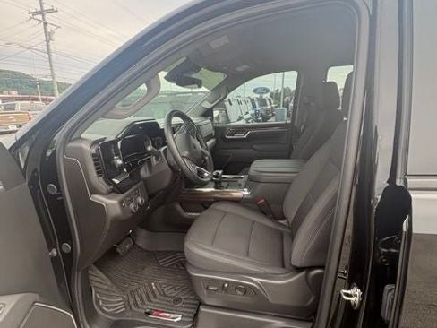 Used 2025 Chevrolet Silverado 1500 RST AWD/4WD image 12