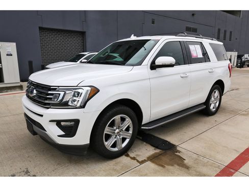 Used 2020 Ford Expedition XLT w/ Equipment Group 202A RWD image 3