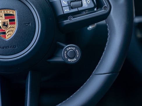 Certified 2026 Porsche Macan Turbo AWD/4WD image 9