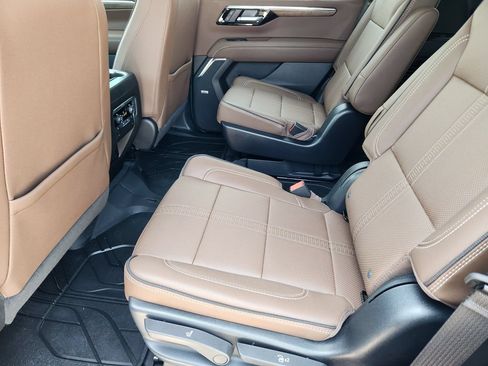 Certified 2025 Chevrolet Tahoe High Country AWD/4WD image 29