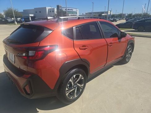 Used 2025 Subaru Crosstrek 2.0i Premium w/ Crosstrek Mirror Package image 3
