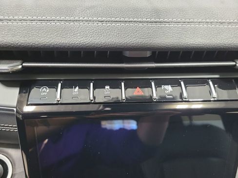 New 2025 Jeep Grand Cherokee Limited w/ Black Appearance Package image 19