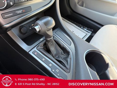 Used 2015 Kia Optima LX FWD image 19