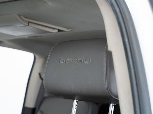 Used 2017 GMC Yukon XL Denali w/ Open Road Package image 11