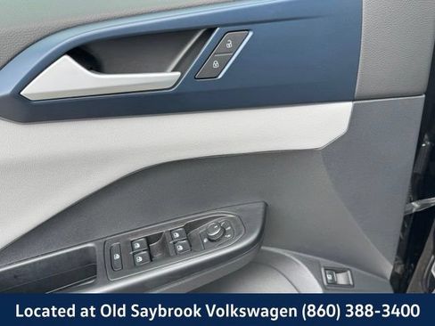 Certified 2023 Volkswagen Taos SE w/ Panoramic Sunroof Package AWD/4WD image 34