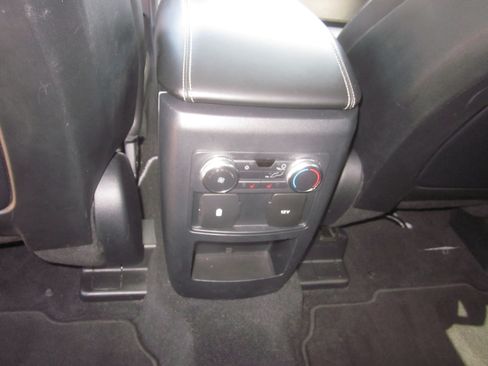 Used 2020 Ford Explorer XLT w/ Equipment Group 202A AWD/4WD image 13