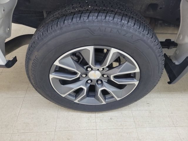 Used 2023 Chevrolet Silverado 1500 LT AWD/4WD image 5