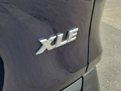 Used 2021 Toyota RAV4 XLE image 7