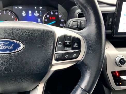Used 2023 Ford Explorer XLT w/ Equipment Group 202A image 24