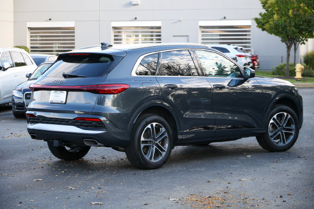 Certified 2025 Audi Q5 Premium Plus AWD/4WD image 3