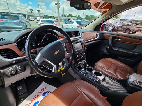Used 2017 Chevrolet Traverse LT FWD image 15