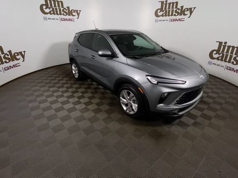 Used 2024 Buick Encore GX Preferred FWD image 2