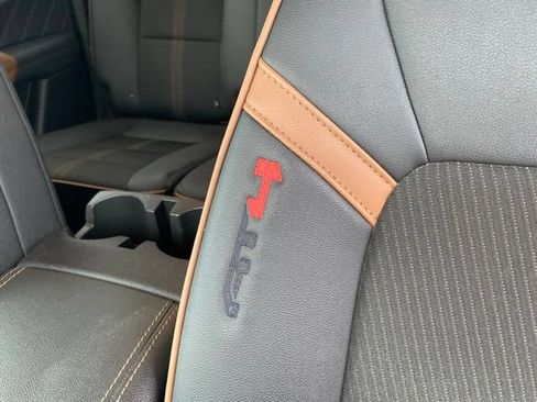 Used 2023 GMC Canyon AT4 w/ Canyon Safety Plus Package AWD/4WD image 17