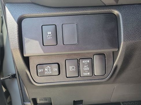 Used 2022 Toyota Tacoma TRD Sport w/ Technology Package image 28