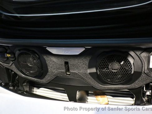 Used 2022 Porsche 911 Carrera image 11