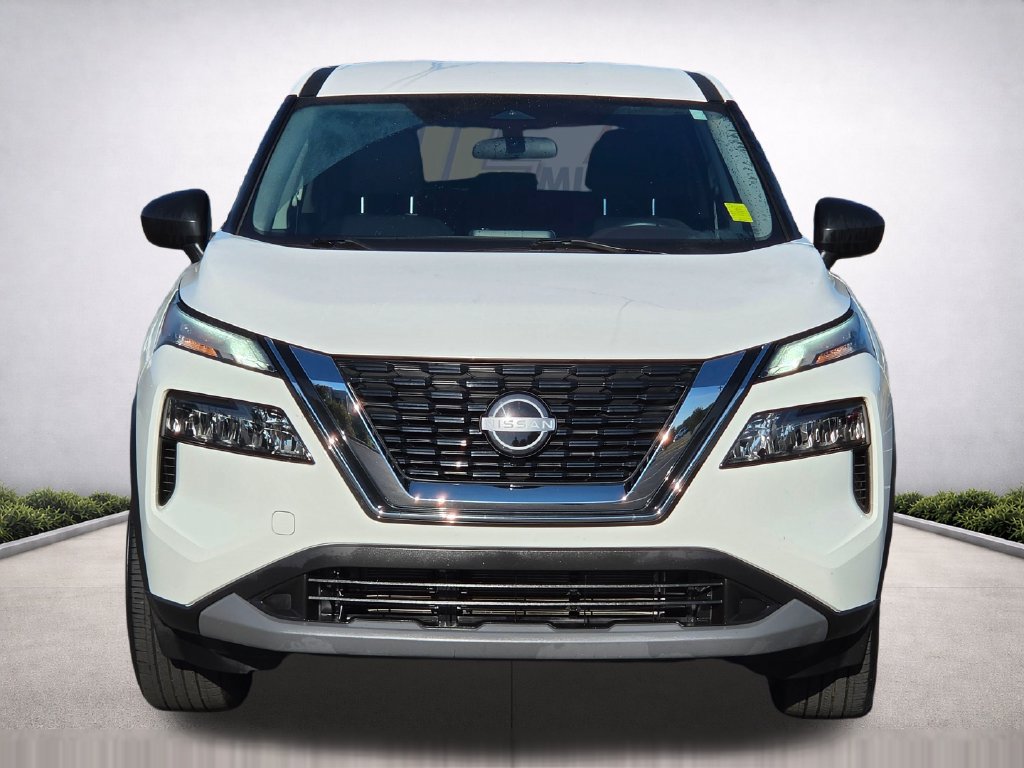 Used 2023 Nissan Rogue S AWD/4WD image 3