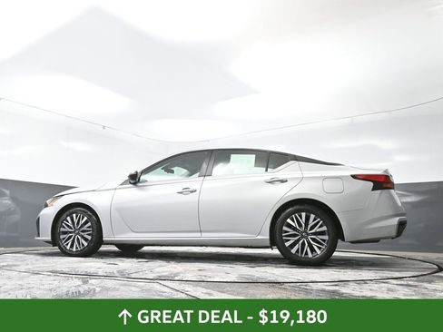 Used 2024 Nissan Altima 2.5 SV image 55