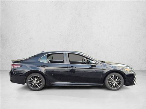 Used 2023 Toyota Camry SE FWD image 4
