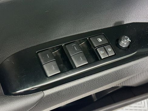 Used 2025 Toyota Camry SE image 13