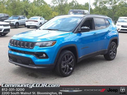 New 2025 Jeep Compass Limited w/ Sun & Sound Group AWD/4WD image 3