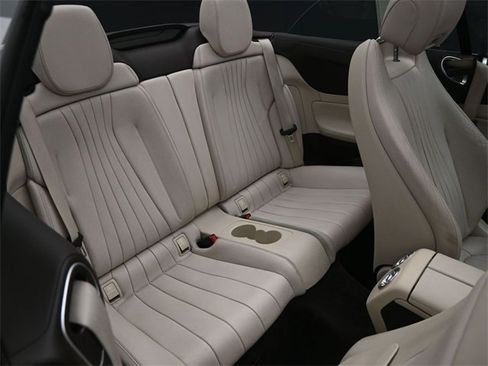 Used 2018 Mercedes-Benz E 400 E 400 image 24